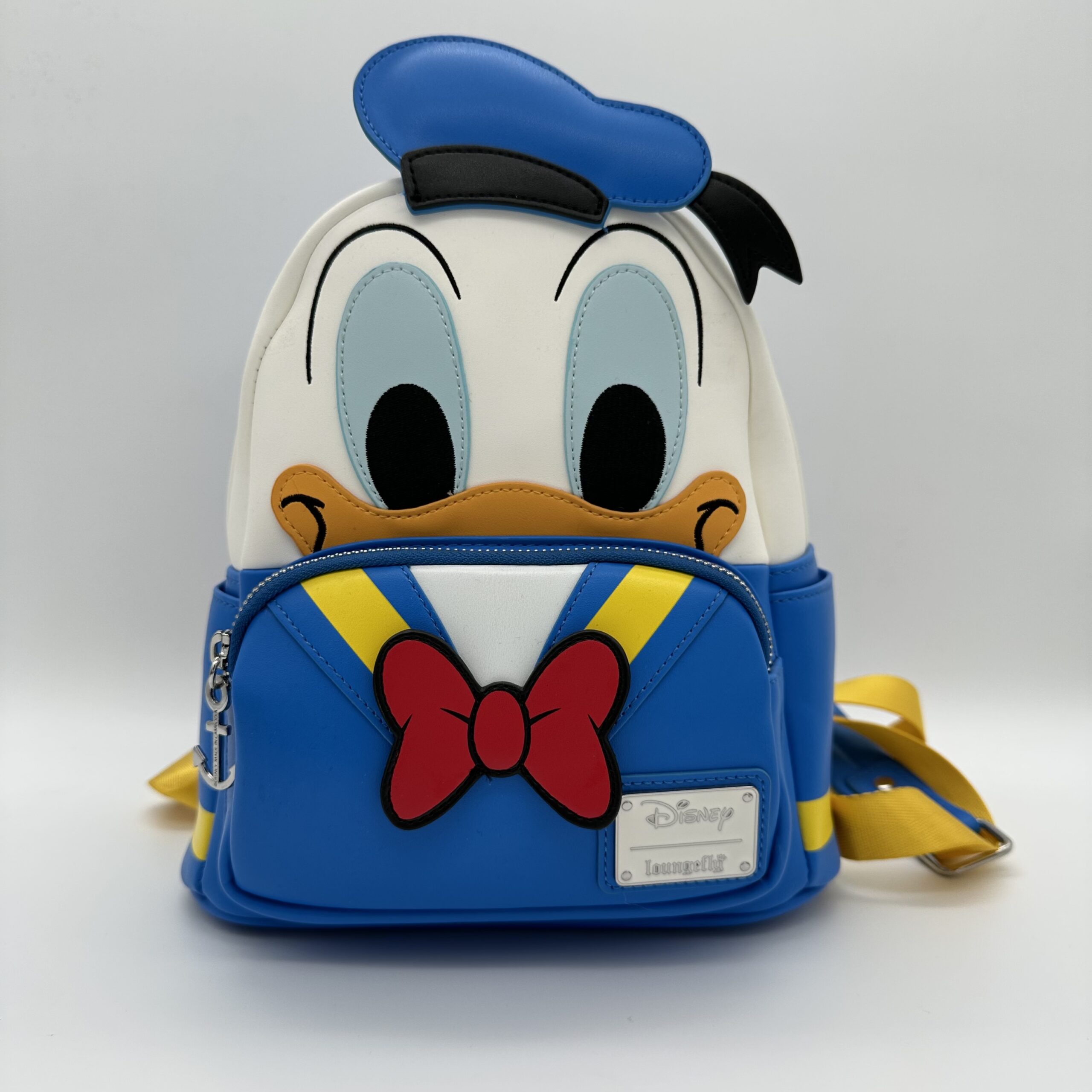 Donald duck discount backpack by loungefly